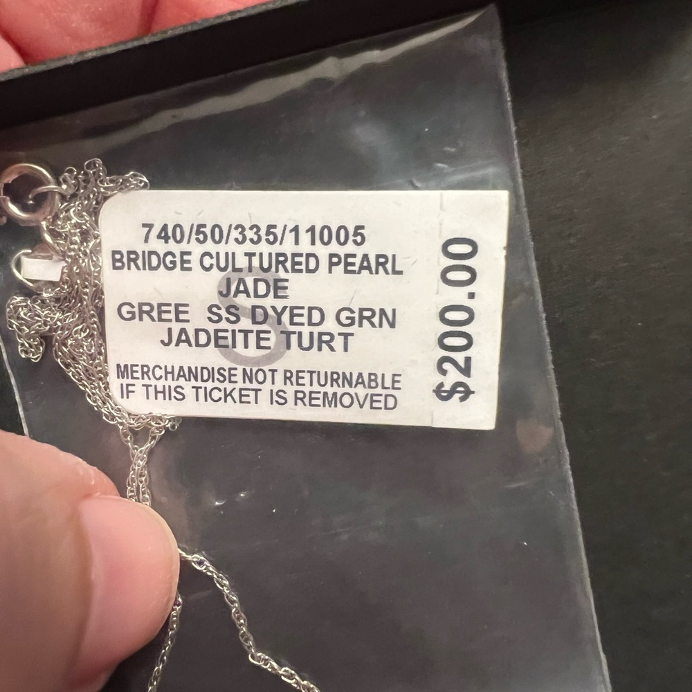 NWT R.H. Macy jade turtle necklace. Sterling silver. Original box. - Picture 7 of 12
